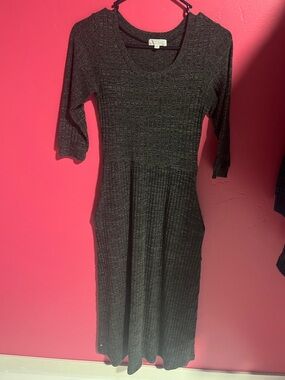 Dark Gray Ribbed Knit Midi Dress - Label Unknown